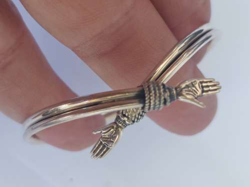 Amazing vintage crossed hands sterling silver bangle 11,1g