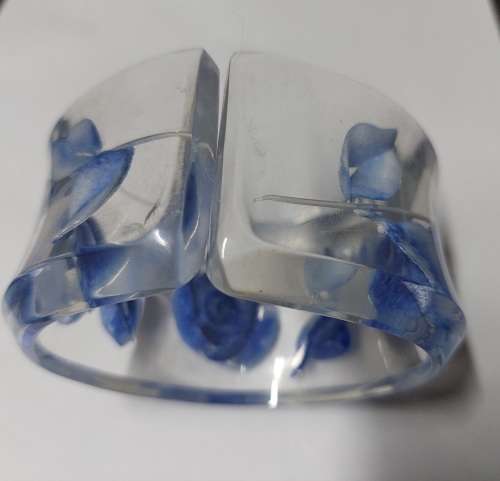 Rare Large 1980`s Jose Cotel Paris reverse carved lucite bangle Value R2800
