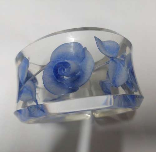 Rare Large 1980`s Jose Cotel Paris reverse carved lucite bangle Value R2800