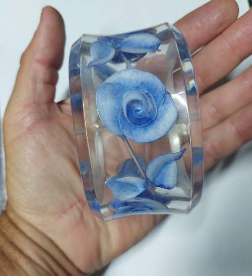 Rare Large 1980`s Jose Cotel Paris reverse carved lucite bangle Value R2800