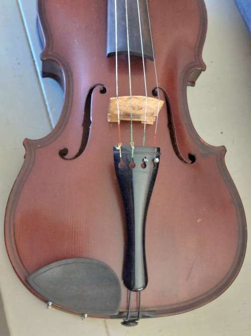 Amazing!! Caspar da solo 1575 violin with case & extras  Value R15000