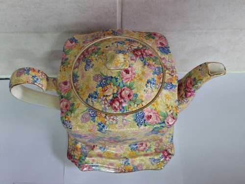 Wow!! 1930`s Royal Winton Welbeck chintz teapot & stand Value R2500