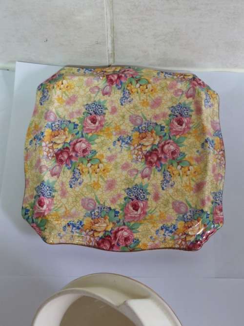 Wow!! 1930`s Royal Winton Welbeck chintz teapot & stand Value R2500