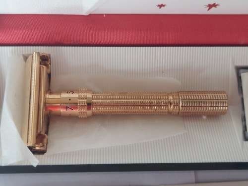 Rare!! MINT in box Gillette Aristocrat Value R7500