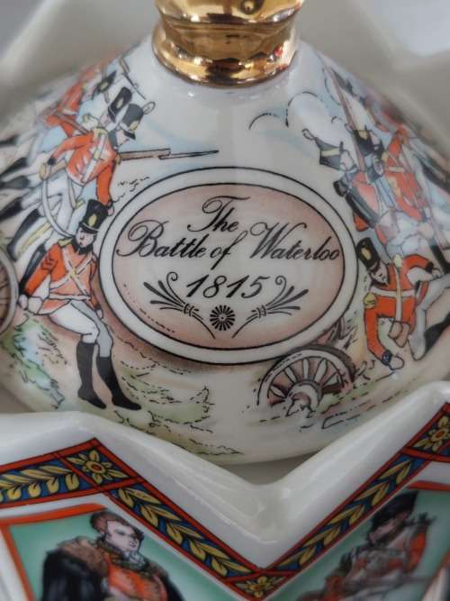 Wow!! Vintage Sadler battle of Waterloo tea pot Value R950