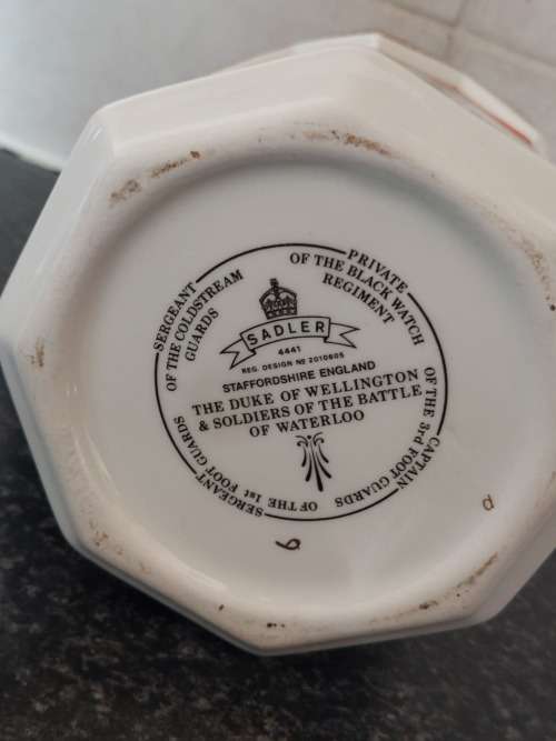 Wow!! Vintage Sadler battle of Waterloo tea pot Value R950