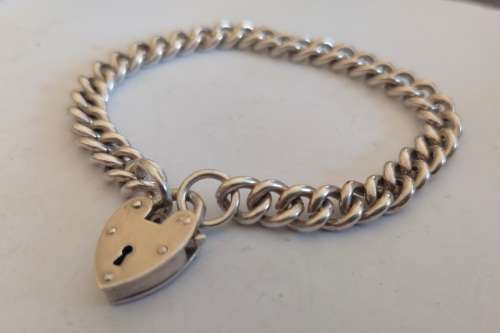 Wow!! Amazing vintage sterling silver charm bracelet with padlock 30,2g