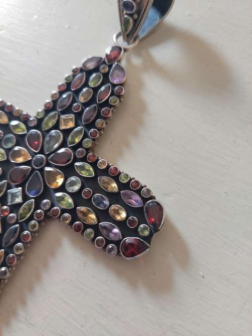 Gigantic!! 27,5cm Sterling silver cross with 161 gem stones 86,0g Value R4500