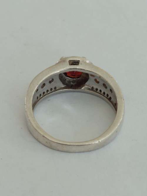 Gorgeous sterling silver garnet and cz 4,8g