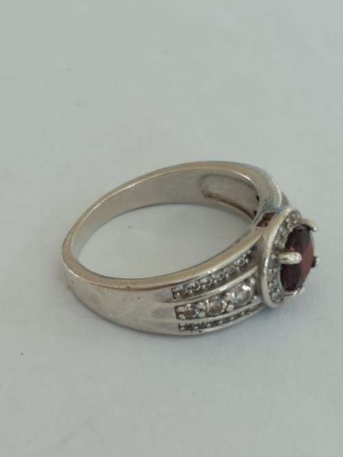Gorgeous sterling silver garnet and cz 4,8g