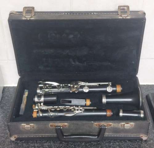 Vintage Artley 18S Clarinet in case, very good condition with reeds Value R2500