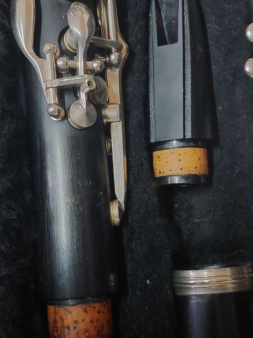 Vintage Artley 18S Clarinet in case, very good condition with reeds Value R2500