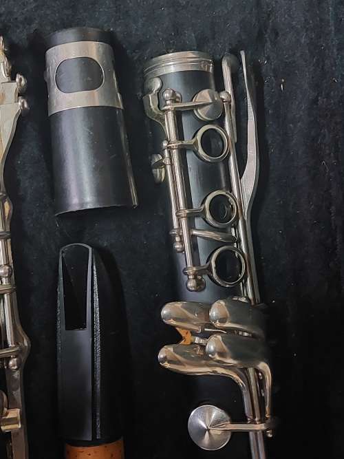 Vintage Artley 18S Clarinet in case, very good condition with reeds Value R2500
