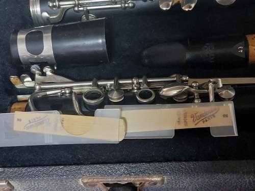 Vintage Artley 18S Clarinet in case, very good condition with reeds Value R2500