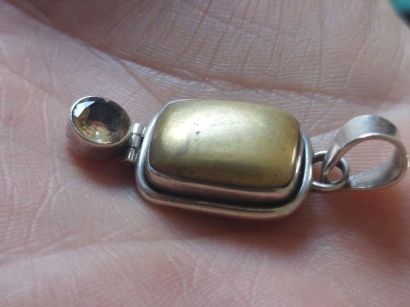 Exquisite vintage sterling silver gold stone & topaz pendant 12,5g value R1000