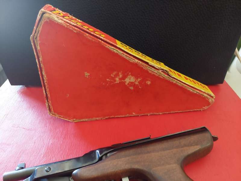 Rare vintage 1960`s Diana mark iv air pistol with box 100% working