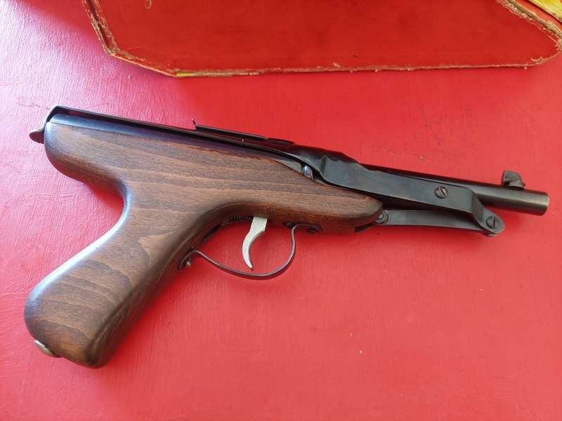 Rare vintage 1960`s Diana mark iv air pistol with box 100% working