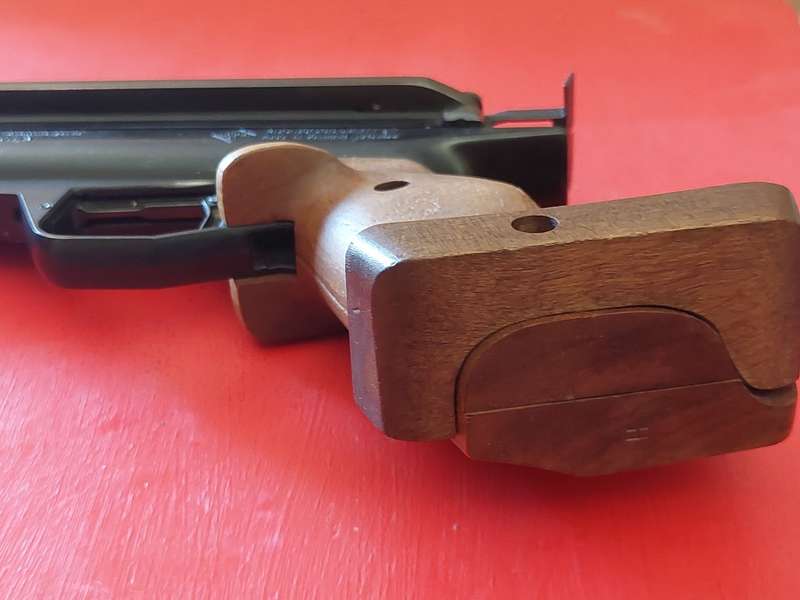 Rare Find!! Vintage Feinwerkbau Model 80 air pistol with original case, 100 working