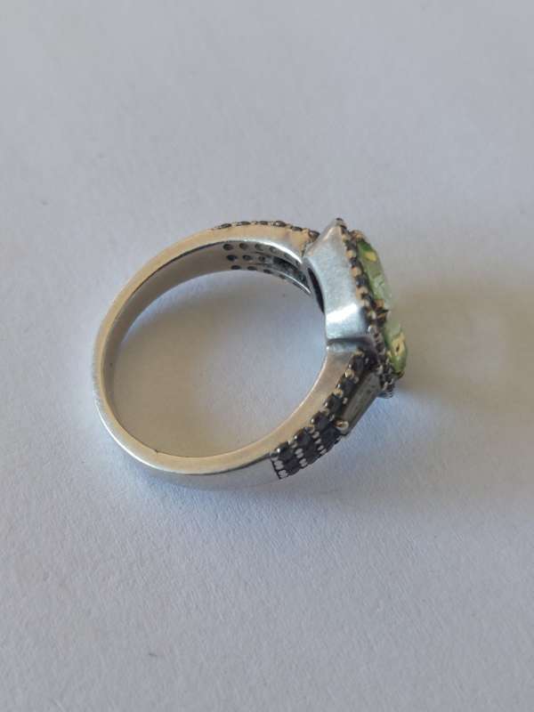 Gorgeous!! Vintage sterling silver neon green crystoberyl & cz ring 5,4g STUNNER!!