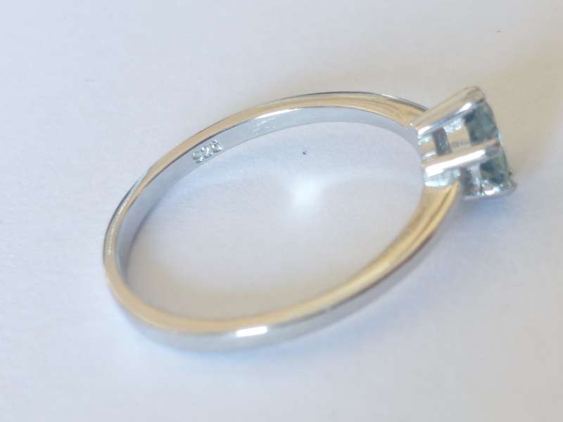 Gorgeous!! NEW!! 0,60ct blue Moissanite sterling silver ring 1,8g WOW!!