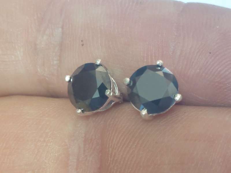 Magnificent!! NEW!! 3,80ct black Moissanite sterling silver earrings 2,0g  Gorgeous!!