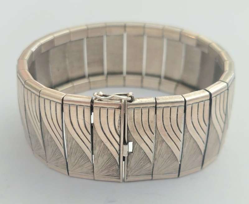 Amazing large Art Deco sterling silver bracelet circa 1920`s 58,8g Value R4500