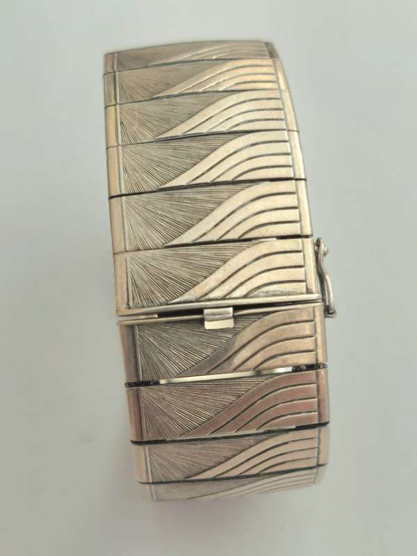 Amazing large Art Deco sterling silver bracelet circa 1920`s 58,8g Value R4500