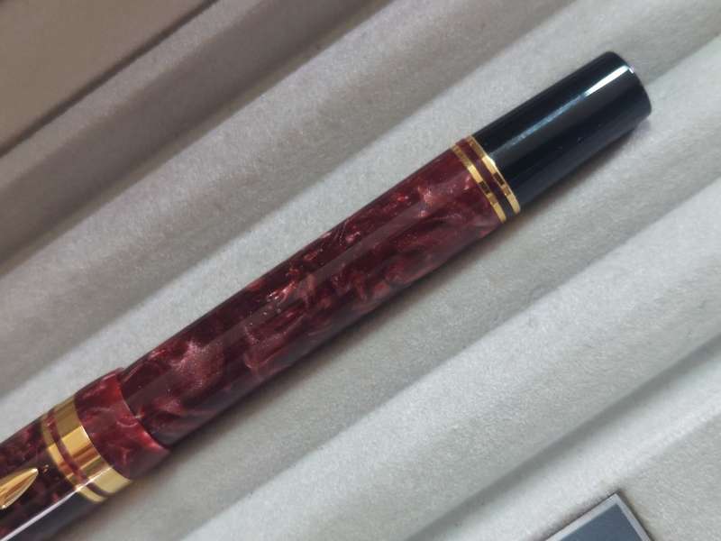 Rare!! Parker Duofold Centennial 18ct gold nib fountain pen Value R8000