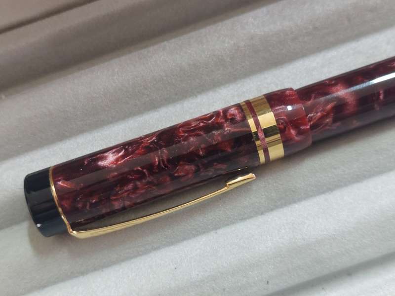 Rare!! Parker Duofold Centennial 18ct gold nib fountain pen Value R8000