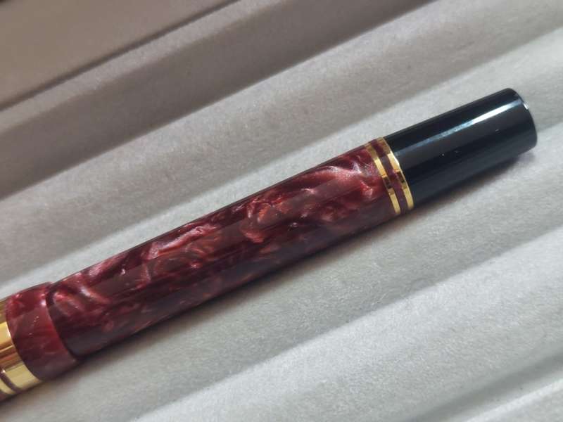 Rare!! Parker Duofold Centennial 18ct gold nib fountain pen Value R8000