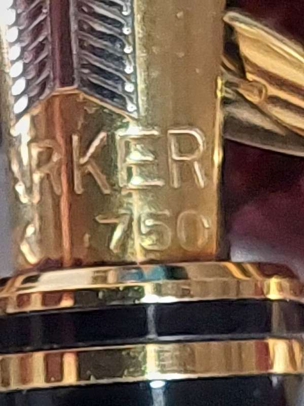 Rare!! Parker Duofold Centennial 18ct gold nib fountain pen Value R8000