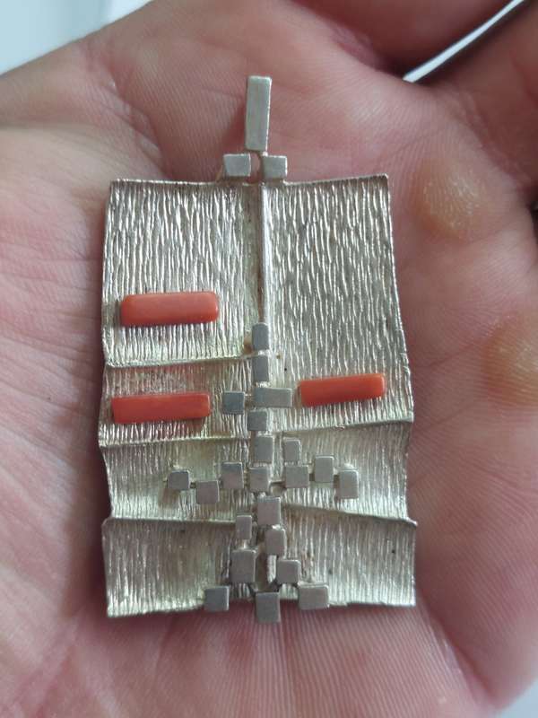 Rare!! Large vintage Finland brutalist sterling silver coral pendant 17,6g Value R3500