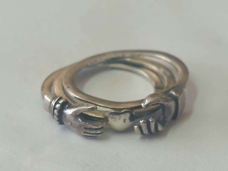 Spectacular folding antique lovers token ring 4,0g value R1500