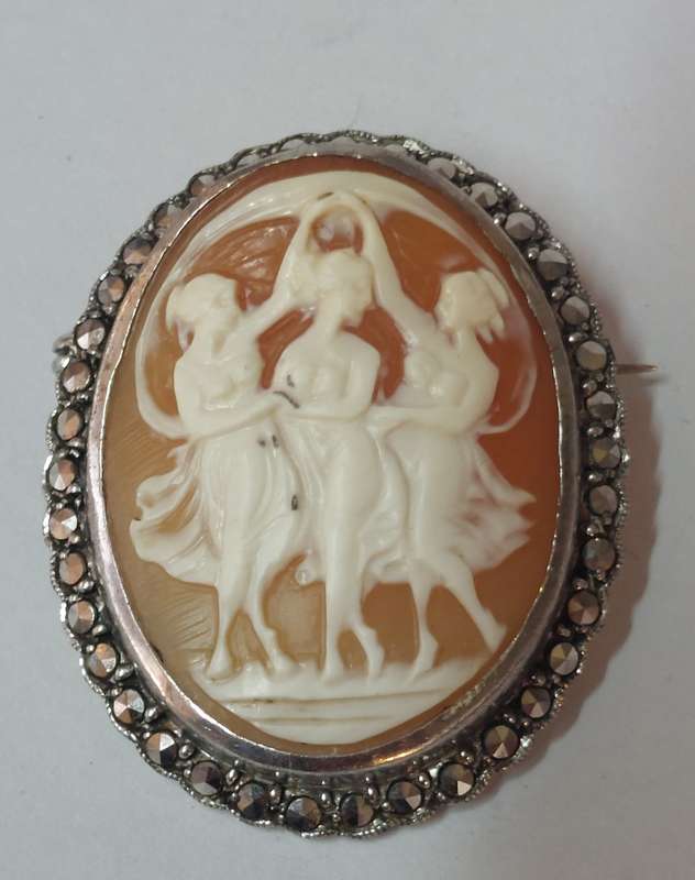 Magnificent vintage sterling silver marcasite shell cameo brooch 8,1g
