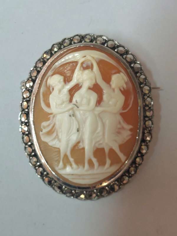 Magnificent vintage sterling silver marcasite shell cameo brooch 8,1g