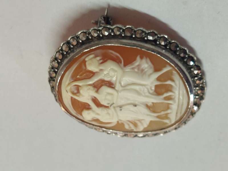 Magnificent vintage sterling silver marcasite shell cameo brooch 8,1g