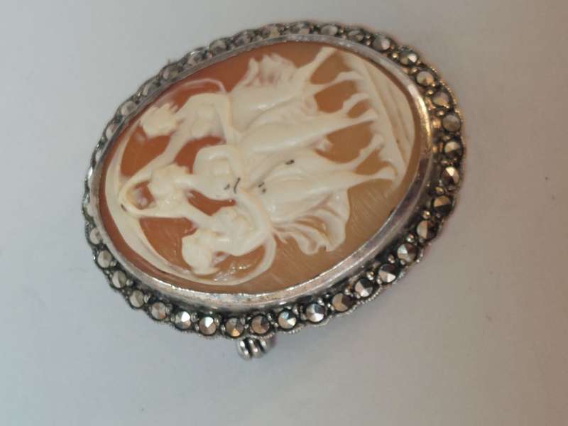 Magnificent vintage sterling silver marcasite shell cameo brooch 8,1g