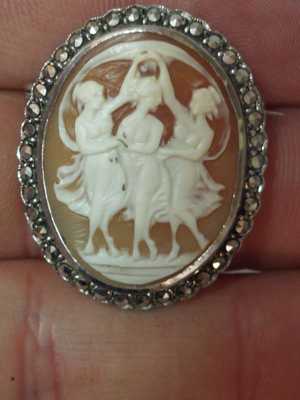 Magnificent vintage sterling silver marcasite shell cameo brooch 8,1g