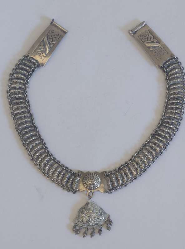 Spectacular antique oriental solid silver choker 41.8g Amazing!!