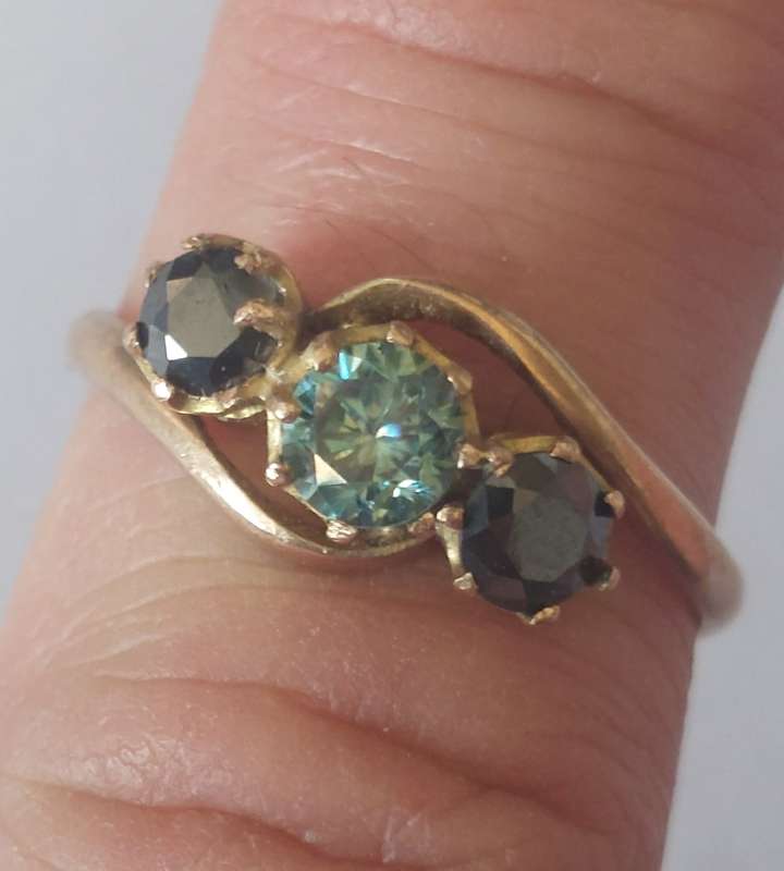 Magnificent vintage 9ct rose gold blue & black Moissanite ring 1.8g