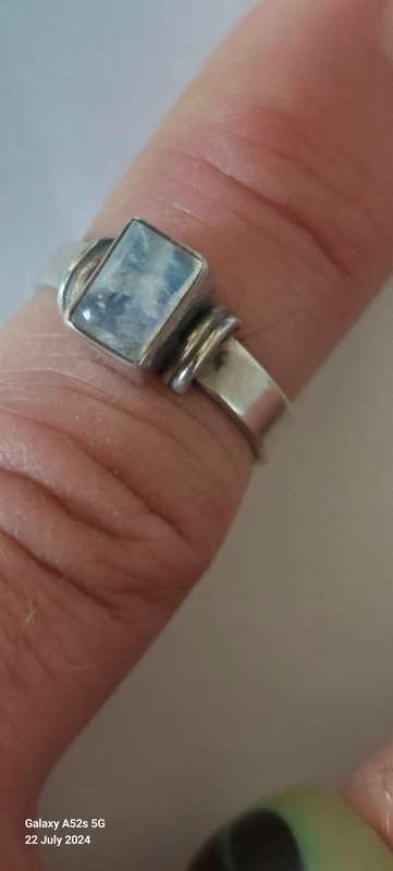 Spectacular vintage sterling silver moonstone ring 2.6g