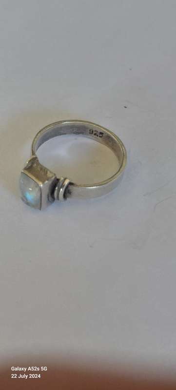 Spectacular vintage sterling silver moonstone ring 2.6g