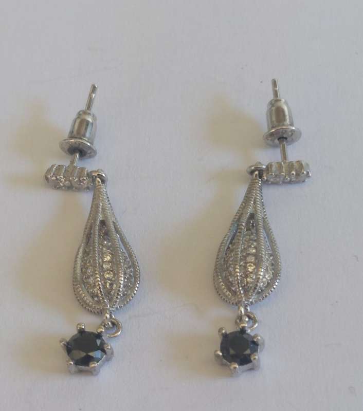 Magnificent sterling silver black Moissanite & cz earrings 2.7g