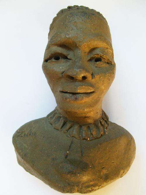 AWESOME!! RARE CLAY ZULU WOMAN BUST BY FAMOUS SA ARTIST HEZEKIEL NTULI!! 'signed'