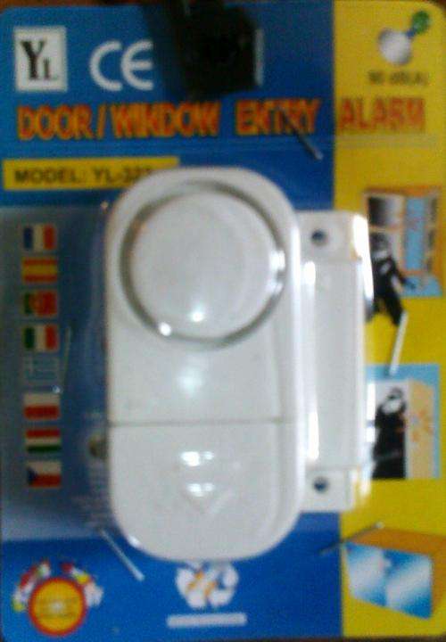 Door and Window entry alarm. Easily Mounted. Magnetic sensor. Batteries included.