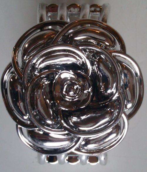 Stunning Flower arm braclet.
