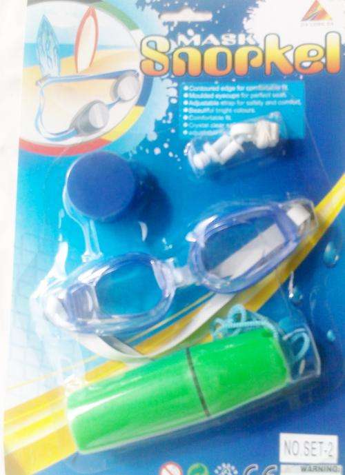 Perfect for summer....goggels, ear plugs and nose plugs in convienient storage containers.
