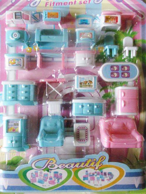 Stunning Doll house furniture 24 Piece!!!