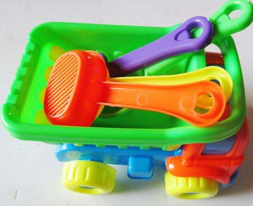 Cute Sandpit Truck and accesories  REDUCED PRICES ON MANY ITEMS!!!