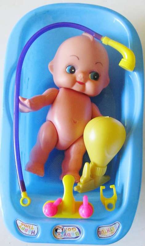 Bath set with 'Cupie' type doll.
